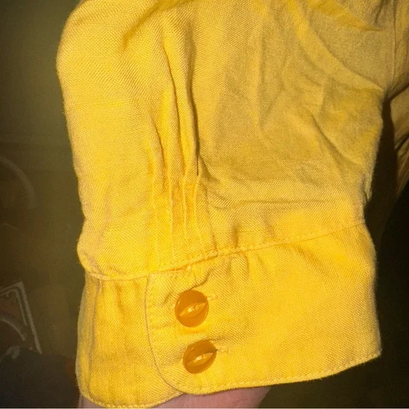 Yellow button front short sleeve top - Picture 5 of 6